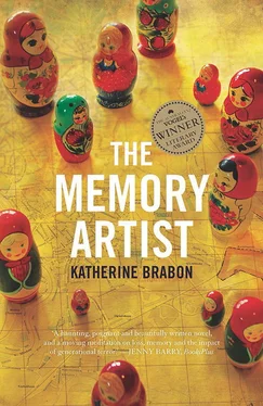 Katherine Brabon The Memory Artist обложка книги