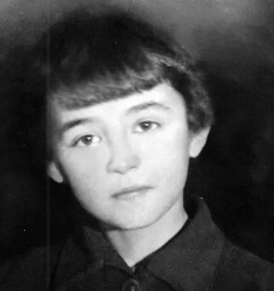 Генриетта Беренская май 1947 год Картины красивые но все смотрятся - фото 38