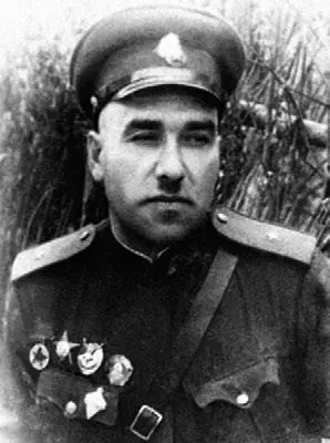 Командир 3го мк С М Кривошеин Командир 1й гв тбр В М Горелов - фото 15