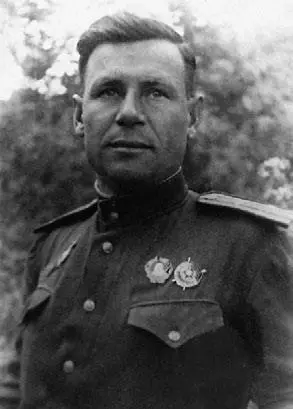 Командир 49й тбр А Ф Бурда Командир 31 го тк ДХ Черниенко Командир - фото 22
