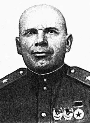 Командир 31 го тк ДХ Черниенко Командир 112й тбр М Т Леонов - фото 23