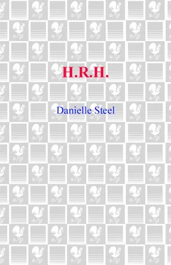 Danielle Steel H.R.H. обложка книги