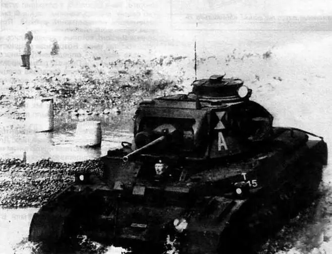 Серийная Матильда Mk II Справа от пушки хорошо виден бронированный кожух - фото 7