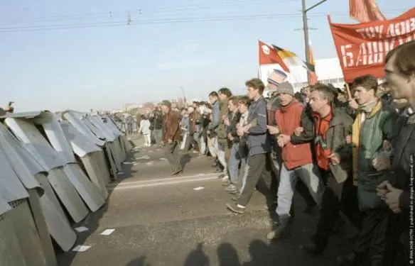 Октябрь 1993 года Народное восстание в Москве Те же противоборствующие стороны - фото 55