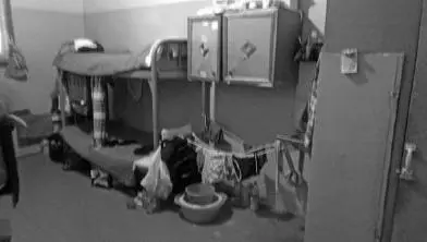 A smuggled image of one of the cells at Murmansk SIZO1 where the Arctic 30 - фото 18