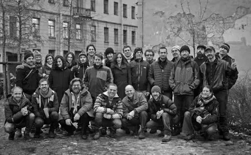 Group shot of the Arctic 30 They are from bottom left Denis Sinyakov Kieron - фото 26