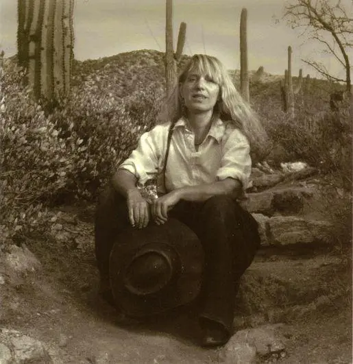 In Tuscon Windling lived surrounded by the Rincon Mountains Here she is - фото 14