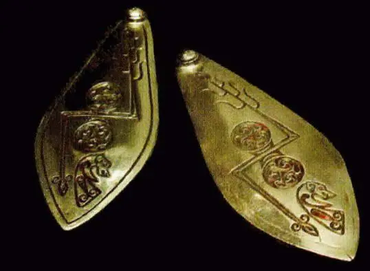Серебряные пластины с пиктскими символами из Норрис Ло Файф VII в - фото 14