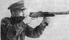 Рис 51 е Спусковой крючок вращаясь вокруг своей оси своим зацепом нажимает - фото 49