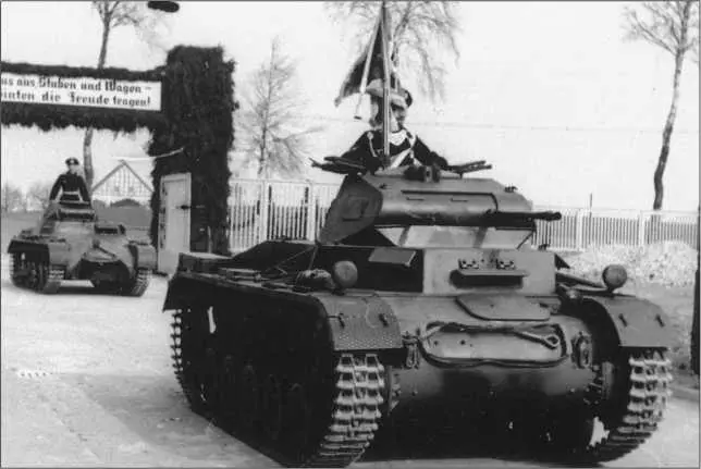 Легкие танки PzII AusfВ и PzI AusfВ из состава 1го батальона 10го - фото 90