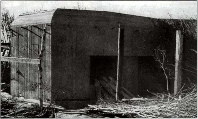Недостроенный железобетонный ДОТ на новой 1939 г границе СССР К 1941 г - фото 5