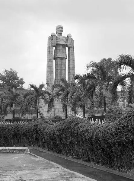 In the days when the mourning soldier still surveyed the land it was barren - фото 2