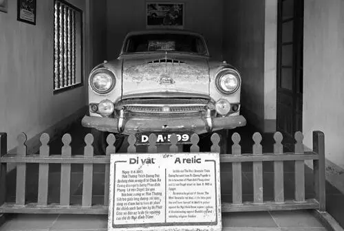 But one does have to visit Vietnam to see this other kind of memory or else - фото 21