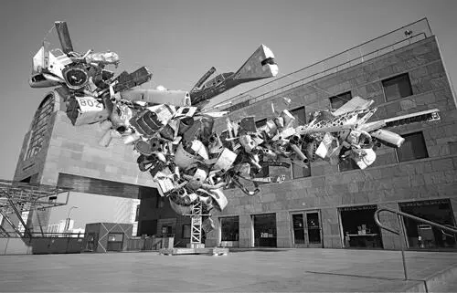 Nancy Rubins Chas Stainless Steel Mark Thomsons Airplane Parts about 1000 - фото 23