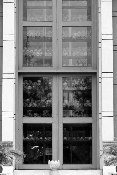 I had visited the Dachau concentration camp outside Munich and while it was a - фото 37