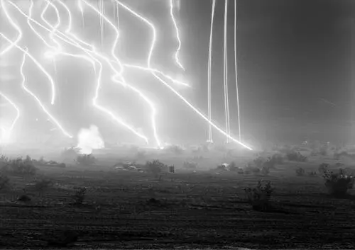 To confront the war machine and to tell the true war story the artist the - фото 38