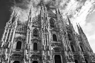Собор Duomo Милан Италия Контур собора похож на график функции Вейерштрассе - фото 15