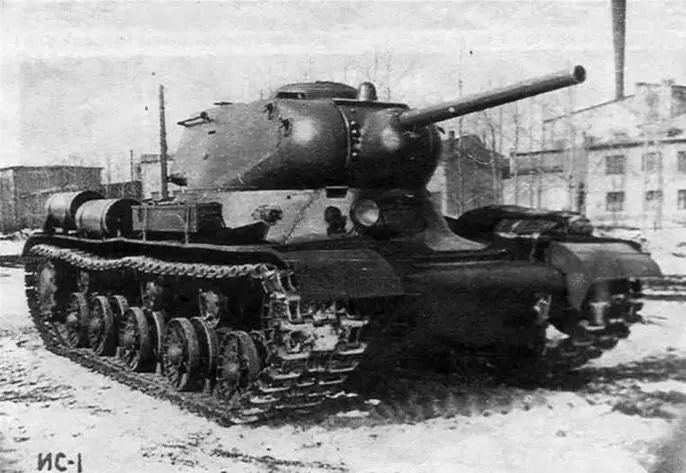 Боевые машины Опытного танкового завода Сверху вниз КВ13 объект 233 ИС1 - фото 4
