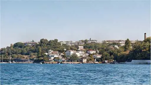 Находится на Корабельной стороне Севастополя к востоку от Павловского мыса К - фото 16