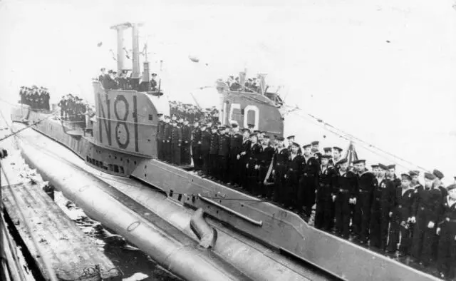 Подводные лодки В1 и В4 в Розайте Подводная лодка В1 Июнь 1944 года - фото 108