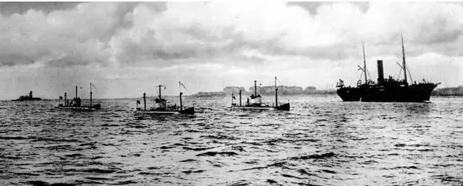 Подводные лодки Камбала Карась и Карп на рейде Либавы8 октября 1907 - фото 14