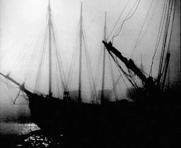 Туман в Одесской гавани фильм Броненосец Потемкин 1926 В первое утро - фото 10