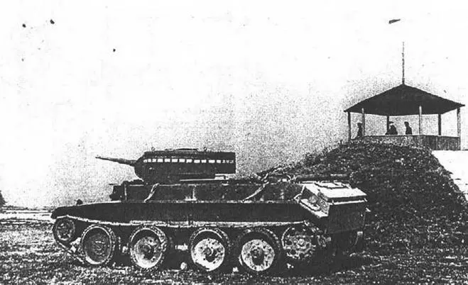 Танк на стрельбище 1936 год Годом раньше в Академии механизации и - фото 4