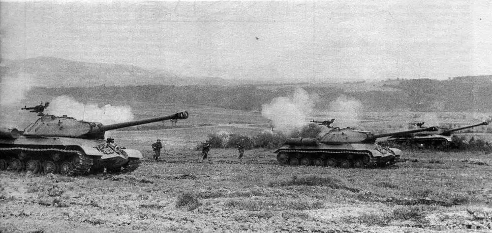 Учения одной из танковых частей 1958 год Тяжелый танк ИС3 объект 703 имел - фото 14