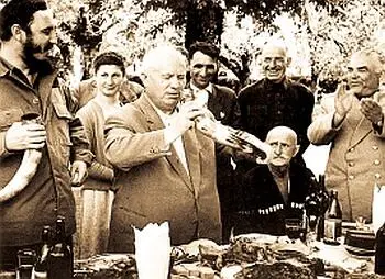 Никита Хрущев и Фидель Кастро Леонид Брежнев и Ричард Никсон - фото 78