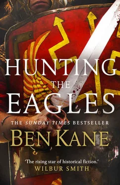 Ben Kane Hunting the Eagles обложка книги