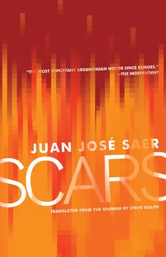 Juan José Saer Scars обложка книги