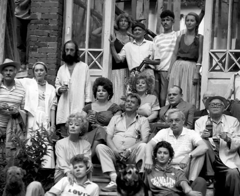 Сцена из фильма Запретная зона 1987 г Сцена из спектакля Добрый человек - фото 27