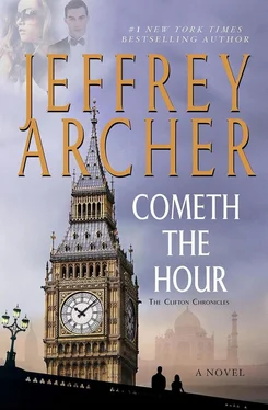 Jeffrey Archer Cometh the Hour обложка книги