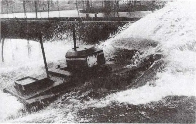 Прыжок на танке Т37А с берега в воду НИБТ полигон 1935 год АСКМ Машина - фото 27