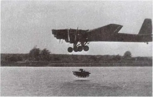 Кадры сброса танка Т37А на воду Район Москвы Медвежьи озера 1936 год - фото 30