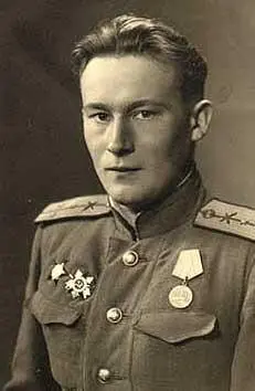 Геннадий Викторович Шутц 1945 В июне 1941го мне было 17 лет 18го числа у нас - фото 1