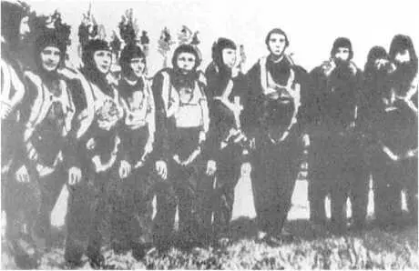 Партизаны перед заброской в тыл фашистов Белоруссия СИ Волокитин майор - фото 28