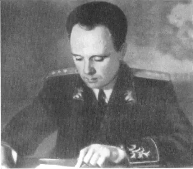 ВБ Барковский разведчик атташе посольства СССР в Лондоне Подписание акта о - фото 57