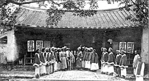 Китайский военачальник со свитой Гуандун 1890е гг Цинские военные - фото 21