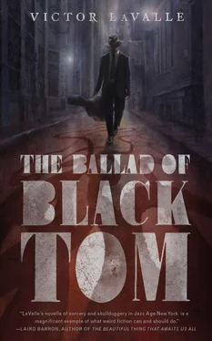 Victor Lavalle The Ballad of Black Tom обложка книги