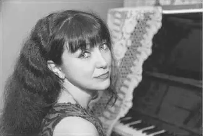 Татьяна Копыленко родилась в Севастополе в 1966 году уже много лет живет в - фото 20
