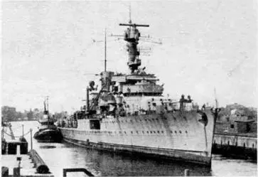 1945 г Лейпциг перед затоплением Легкий крейсер Нюрнберг - фото 33