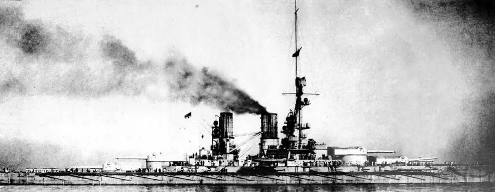 На Бадене перед погрузкой угля Баерн в 1916 г Линейный корабль - фото 77