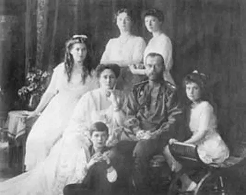 Дореволюционная фотография царской семьи 4 ноября Всем существом понял что - фото 87