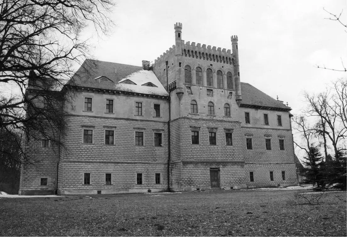 Замок в КсенжВельки арх Санти Гуччи 15851595 Перестроен в XVIII и - фото 7
