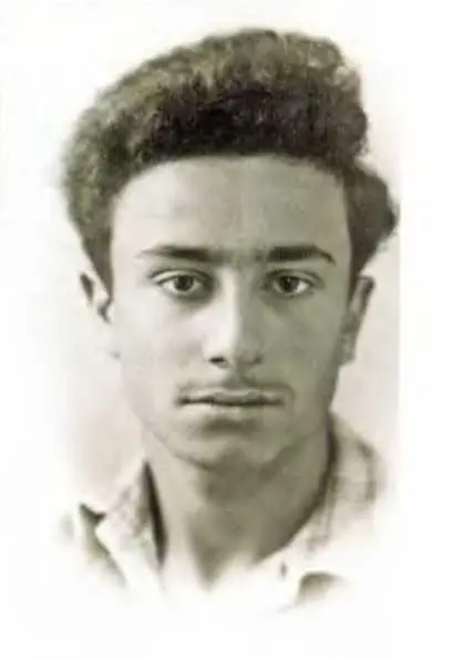Витя Таргульян Легендарный вратарь Лев Яшин И В Сталин 1945 г - фото 75