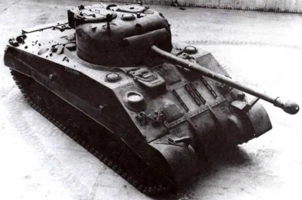 Главным носителем 17фунтовой пушки в британской армии был танк Sherman Firefly - фото 110