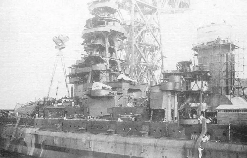 Мутсу во время модернизации Февраль 1935 г фото вверху Нагато в - фото 113