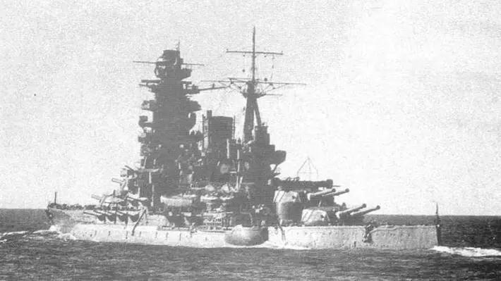 Линейный корабль Нагато в конце 1930х гг в центре и внизу - фото 121
