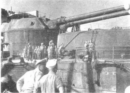 На фото передача Нагато командованию ВМФ США на Тихом океане 1945 г На - фото 69